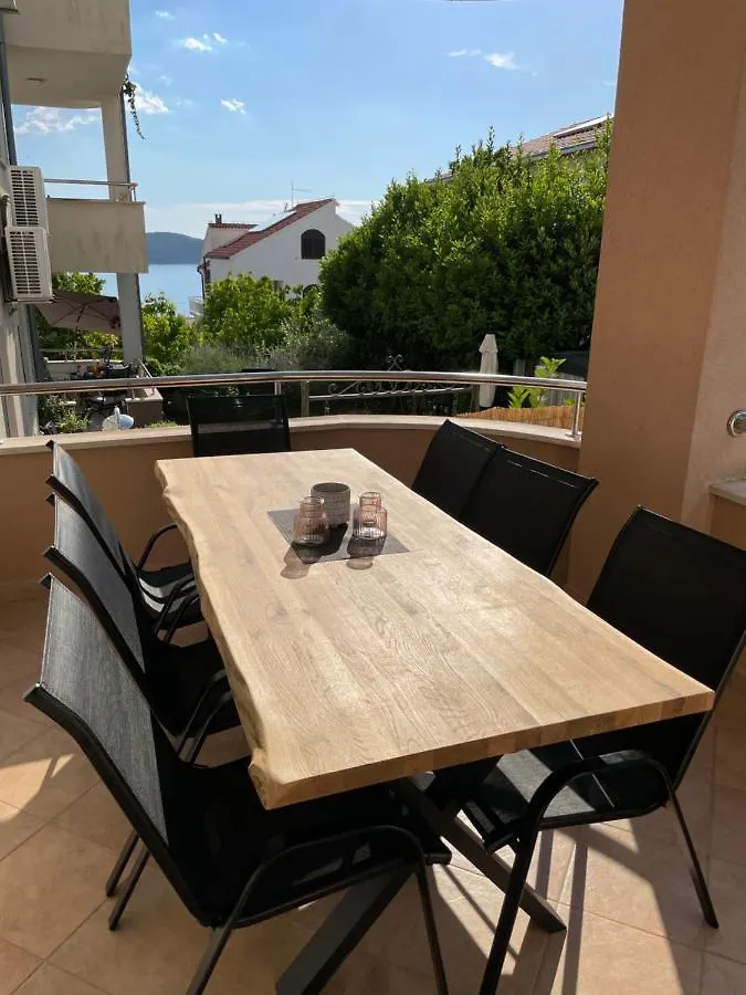 Apartamento Room5 Fuer Familien&Freunde, Strandnaehe, Meerblick Trogir